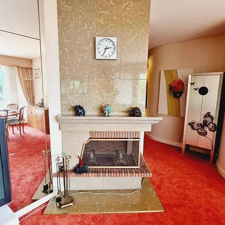 Daire Lovely 3-Bed Apartment In Veytaux *
